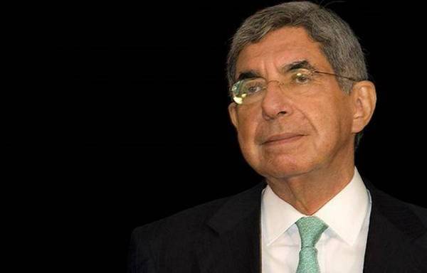 Oscar Arias: No hay conspiración extranjera que explique las colas