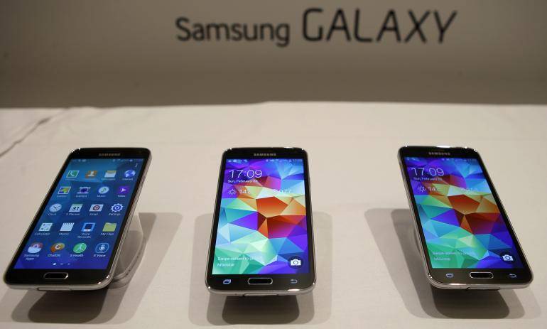 El Galaxy S6 permite la desinstalación de apps preinstaladas, incluso S Voice, S Health y algunas de las G-Apps