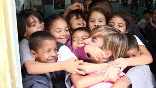 La más reciente alianza de USHUVA es junto a Operación Sonrisa, fundación que posee 21 años de trayectoria en el país ayudando a niños con hendidura de labio