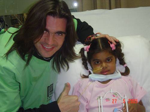Mi Sangre World Tour” fue una gira promocional del cantautor colombiano Juanes, que se empezó a llevar a cabo en el año 2004 en Latinoamérica