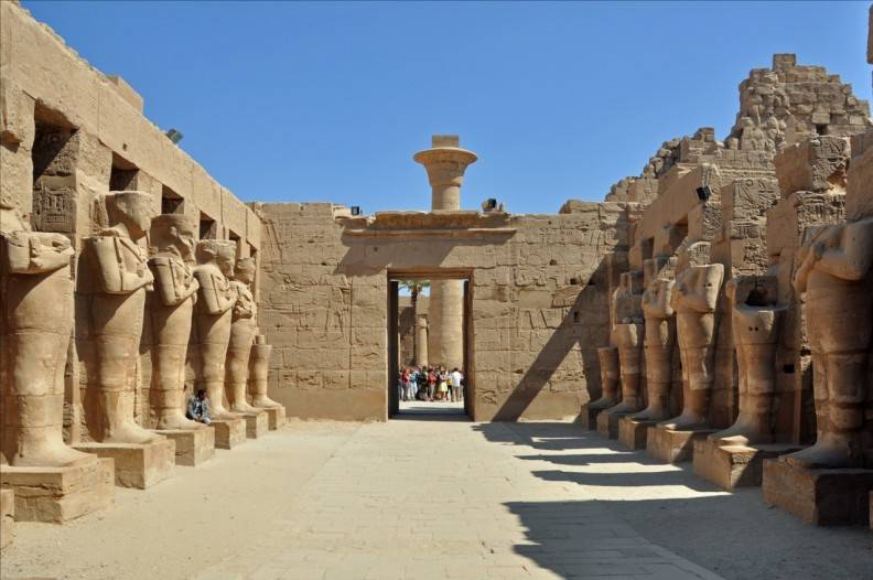 El Templo de Karnak está ubicado en Luxor
