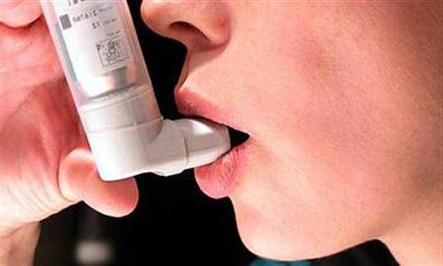 Existe la percepción errónea acerca de que el asma es una afección fácil de controlar y que los pacientes pueden llevar una vida norma