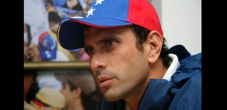 Capriles cree que González dio una lección a Maduro por no entrar "en el terreno de la descalificación".
