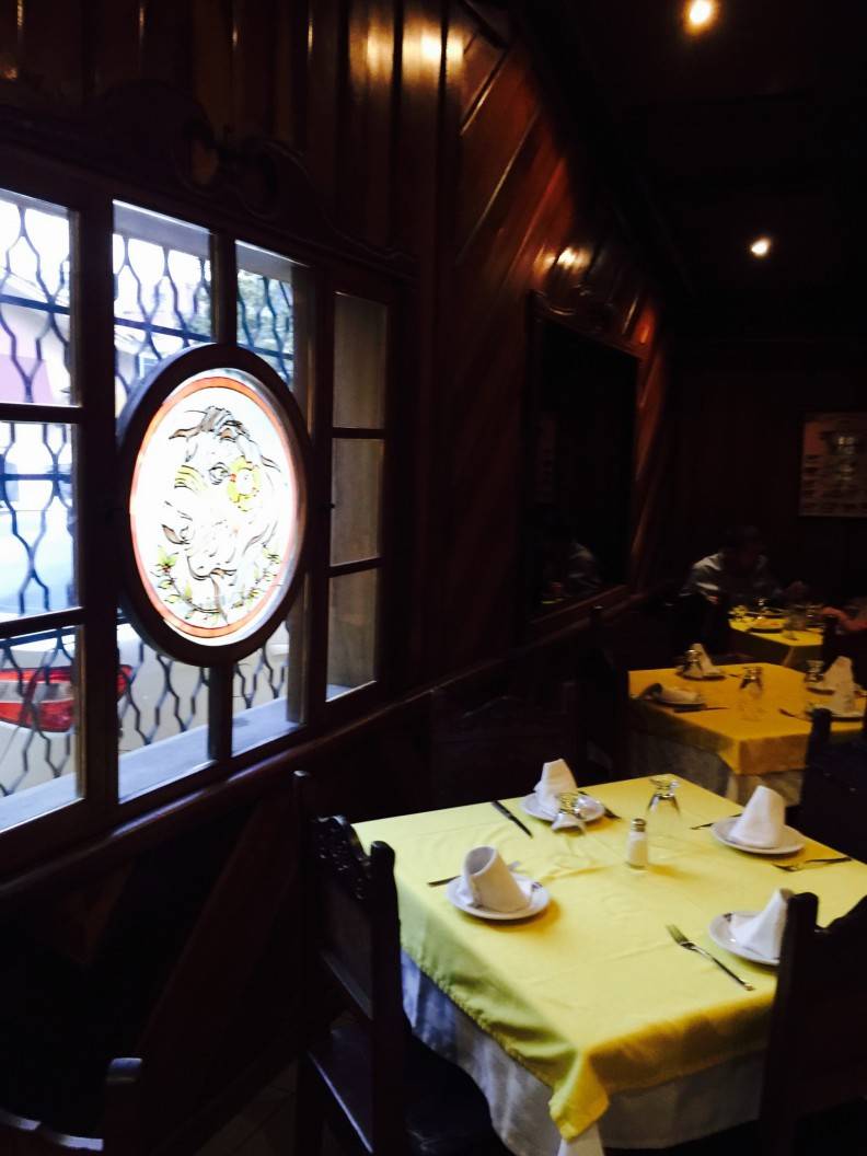 Interior del restaurante Heredford Grill, ubicado en Las Mercedes