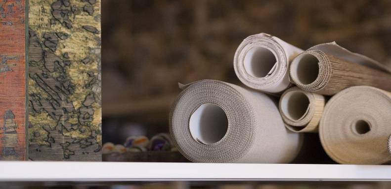 El papel tapiz es una excelente opción decorativa para cualquier área del hogar