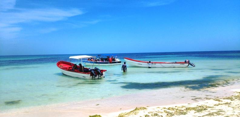 La isla La Tortuga es un hermoso destino paradisiaco al que se puede llegar desde varios puntos del país