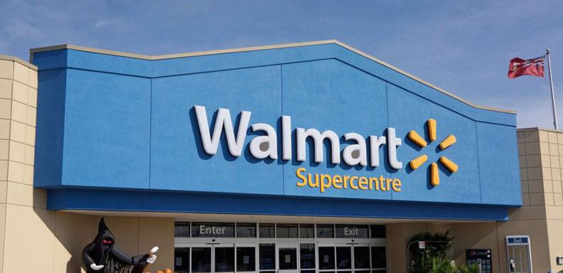 Walmart no venderá más armas semiautomáticas por descenso de la demanda