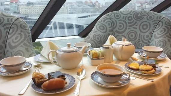 En el Riviera el té se sirve a las 5pm / Foto: Oceania Cruises