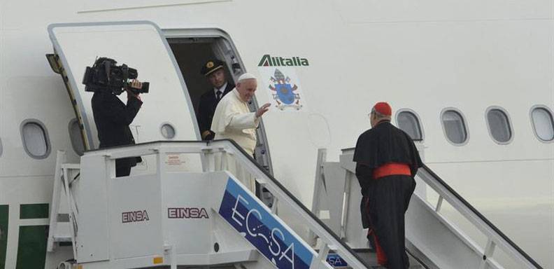 El papa Francisco llega a la ciudad de Holguín para continuar la segunda etapa de su visita a Cuba/ Foto: EFE