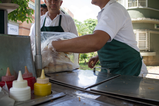 La comida rápida ahora es un lujo para los venezolanos