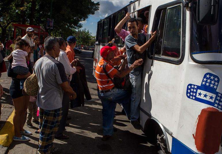 Choferes claman al Ministerio de Transporte un ajuste en tarifas del transporte urbano