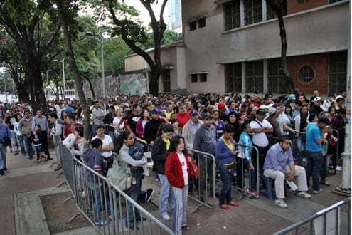 Recomiendan tomar medidas ante las colas en los centros de votación