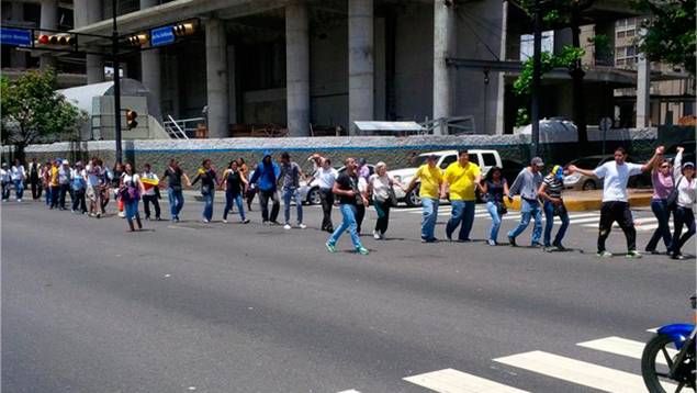 Realizaron una cadena humana por los presos políticos