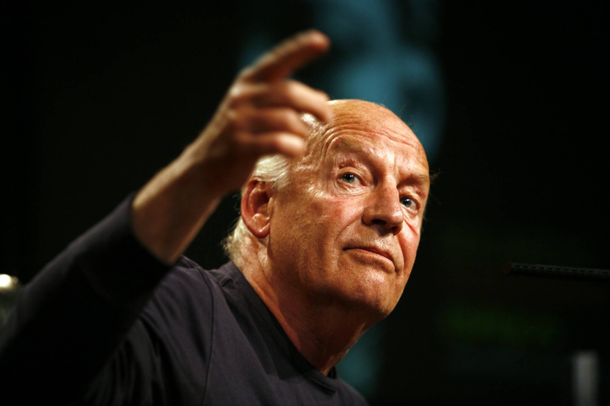 El escritor y periodista uruguayo Eduardo Galeano, fallecido hoy a los 74 años, será velado el martes en el Salón de los Pasos Perdidos del Parlamento