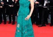 Aishwarya Rai asistió a la premiere de “Carol” luciendo un vestido verde sin mangas completamente bordado