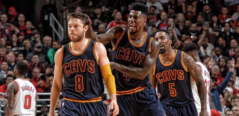 Los Cavaliers de Cleveland celebran su pase a la final de conferencia