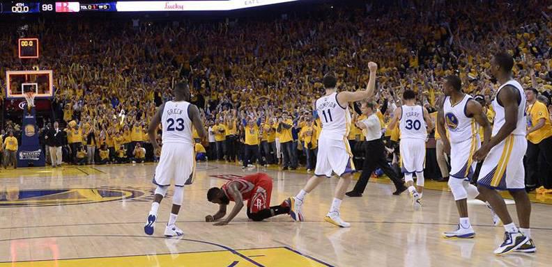 Warriors derrotaron 99-98 a los Rockets en el segundo juego en la final de la Conferencia Oeste