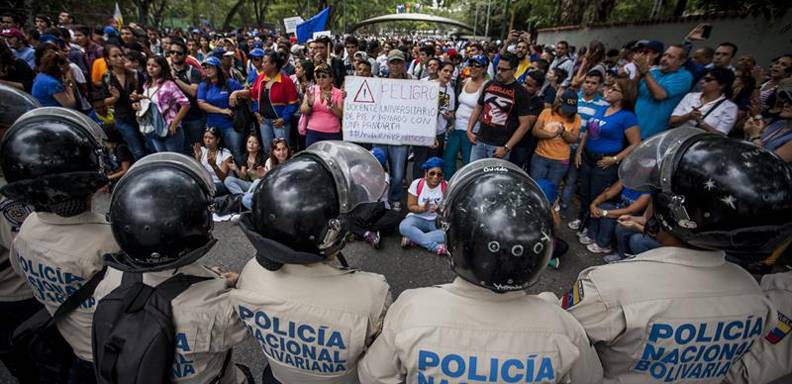 Universitarios marcharon este jueves