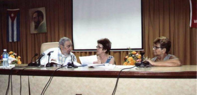 Fidel Castro reaparece en público