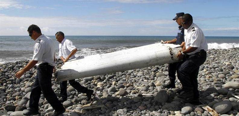 Malasia confirma que restos hallados en la isla de La Reunión son de un Boeing 777, similar al de Malaysia Airlines/ Foto: EFE