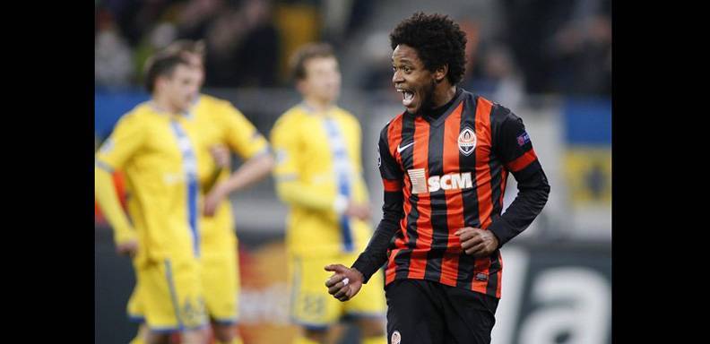 Luiz Adriano y el Milan llegaron a un acuerdo