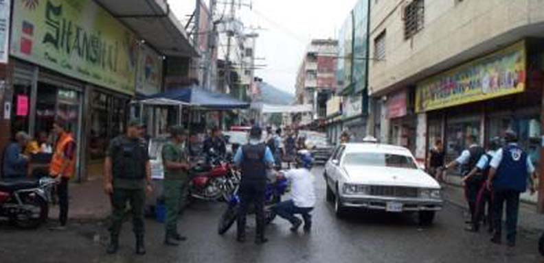 Algunos comercios en la frontera ya empazaron a abrir sus puertas, dijo Velazco Lugo