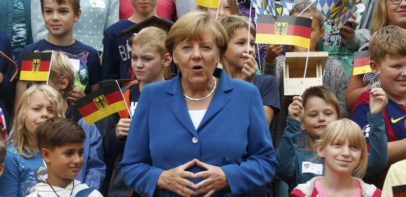 La cómoda posición presupuestaria de Alemania le ha facilitado asumir tales "tareas inesperadas", dijo Merkel