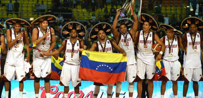 Con grandes titulares de prensa y mensajes de elogio, Venezuela rindió tributo a su selección de baloncesto, que se coronó campeona de América