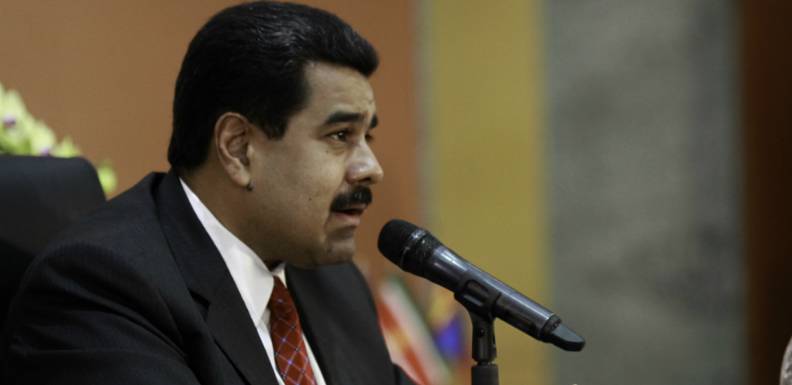 Maduro insistió en que “tiene que cesar” la legalización de lo que denomina “un ataque a la moneda” venezolana con el funcionamiento en el lado colombiano de casas de cambio de divisas