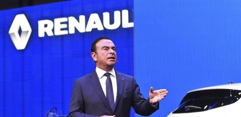 El presidente de Renault-Nissan, Carlos Ghosn, informó este miércoles que la compañía dejará de suministrar motores para la Fórmula Uno en 2016