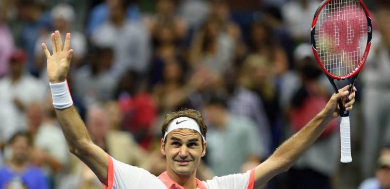 El suizo y segundo sembrado Roger Federer avanzó a sus undécimos cuartos de final del US Open al derrotar al estadounidense John Isner