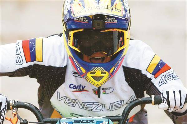 Stefany Hernández, obtuvo la medalla de plata en la cuarta válida de la Copa del Mundo de BMX, tras marcar un tiempo final de 34 segundos con 64 milésimas