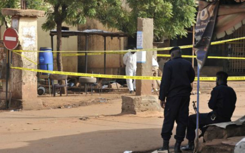 Concluye la toma del hotel en Mali con 27 rehenes y 13 asaltantes muertos