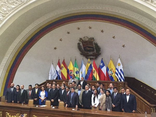 La Asamblea Nacional juramentó este miércoles a los diputados principales y suplentes del Parlamento del Mercosur.