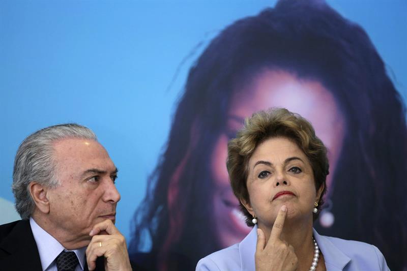 La medida tomada contra el vicepresidente Temer "le quita algo de impulso al juicio político" contra Rousseff, afirman especialistas