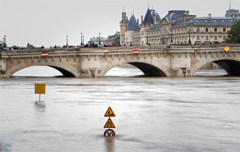 Las fuertes inundaciones de la última semana podrían costar a las compañías aseguradoras francesas unos 600 millones de euros