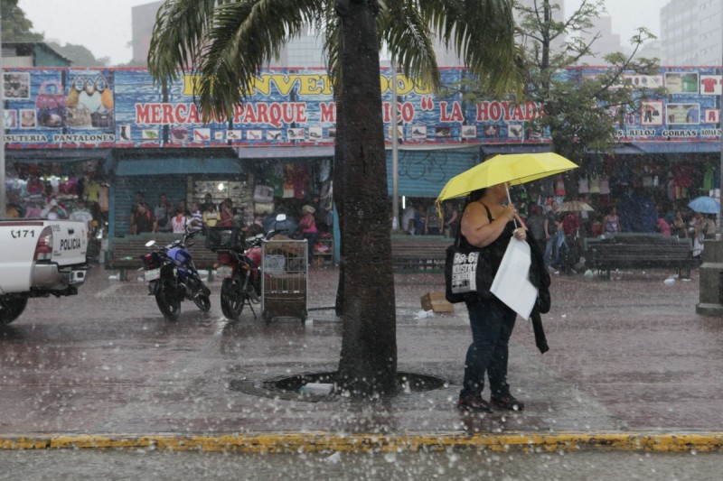 Según el pronóstico, para horas de la tarde y noche se prevén en la mayor parte del país lluvias, algunas con actividad eléctrica, con mayor frecuencia en el Distrito Capital