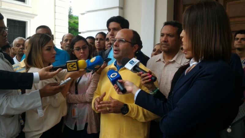 El diputado de la AN, Jorge Millán, explicó que han invitado a más de 20 empresas como parte de un proyecto para ofrecer soluciones a los problemas del sector eléctrico