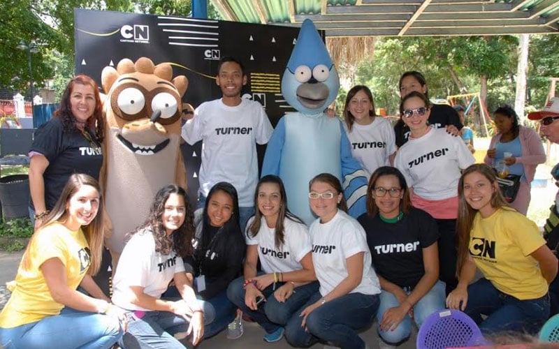 Turner realiza jornada de voluntariado junto a la Fundación Amigos del Niño con Cáncer