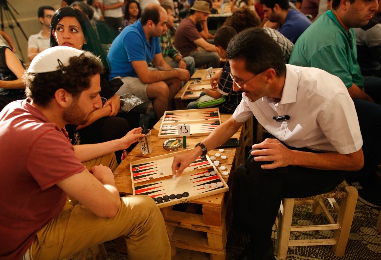 El "backgammon" es un juego que uno a israelíes y palestinos