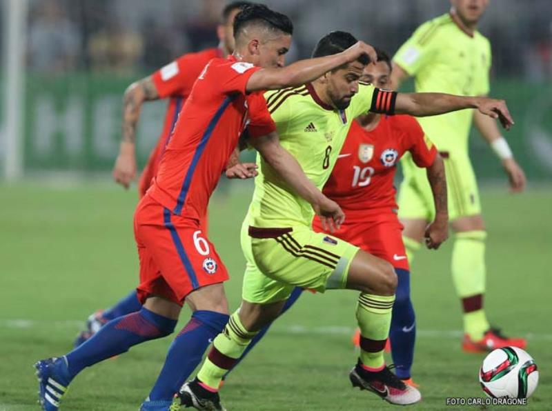 El castigo de la FIFA se debe al retraso en el saque inicial, conducta inapropiada por parte de los aficionados durante el juego Venezuela contra Chile en Barinas