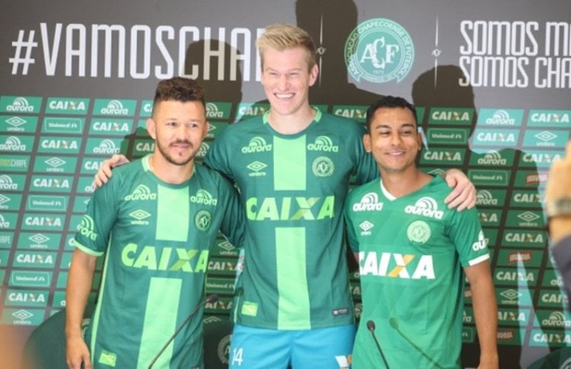 El delantero Rossi, el centrocampista Nadson, y el defensa Douglas Grolli, cedido por el Cruzeiro, son los tres primeros fichajes del equipo brasileño