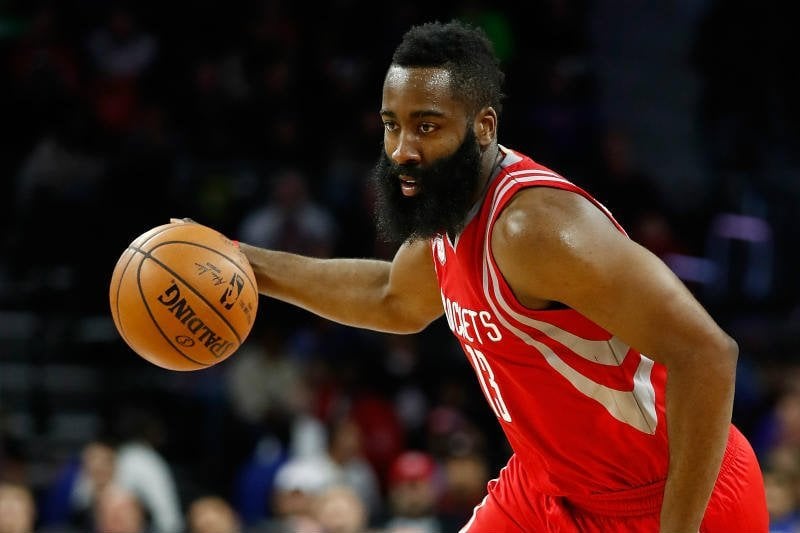 El escolta James Harden continúa de protagonista y volvió a liderar el mejor baloncesto individual de la jornada de la NBA al conseguir su décimo triple-doble de la zafra