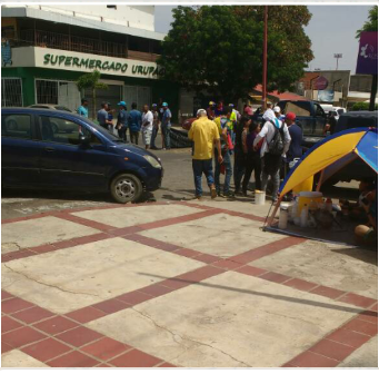 Jovenes se plantaron por 24 horas en Coro/Foto: Nota de Prensa