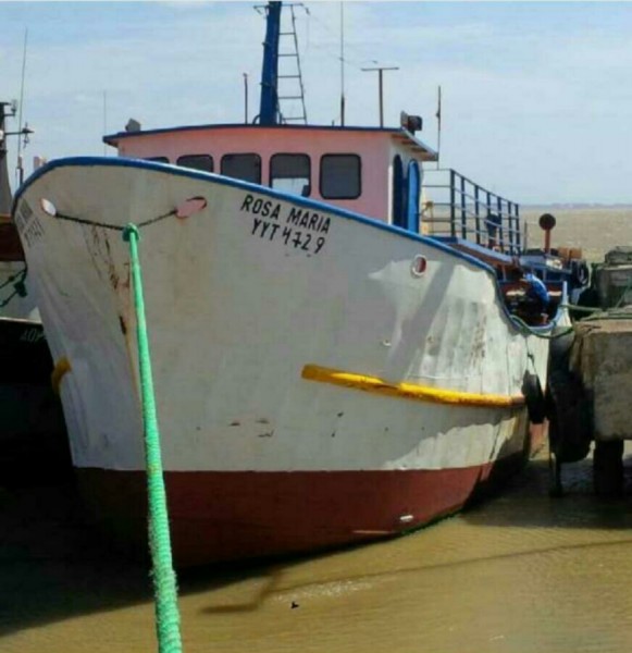  La nave de nombre “Rosa María” identificada con las siglas YYT4729 zarpó del puerto de La Vela con destino a la isla de Curazao a las 8:05 minutos de la noche, pero a diecisiete millas al sur de la población de Puerto Cumarebo, en el municipio Zamora naufragó.