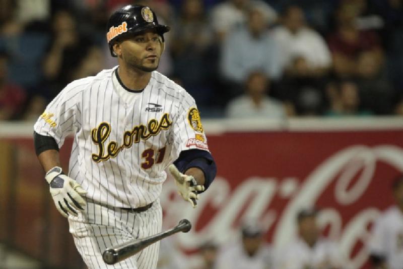 Leones blanqueó a Bravos y desplazó al Magallanes del segundo lugar