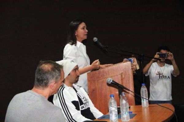 Los ponentes hicieron un diagnostico del presente y las posibilidades de un mejor futuro para el país / Foto: Catalina Ramos 