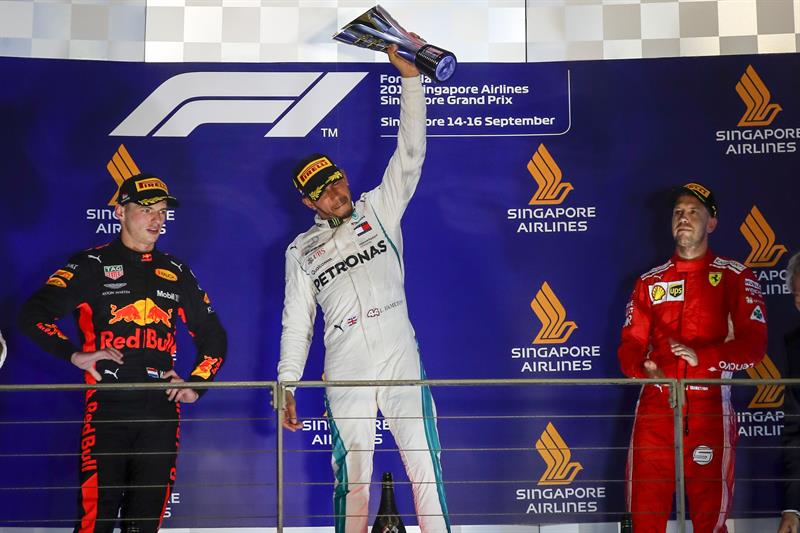 Hamilton lidera el Gran Premio en Singapure