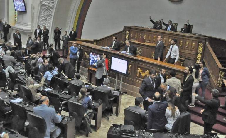 Alertan que sentencias del TSJ de Maduro pretenden liquidar a la Asamblea Nacional