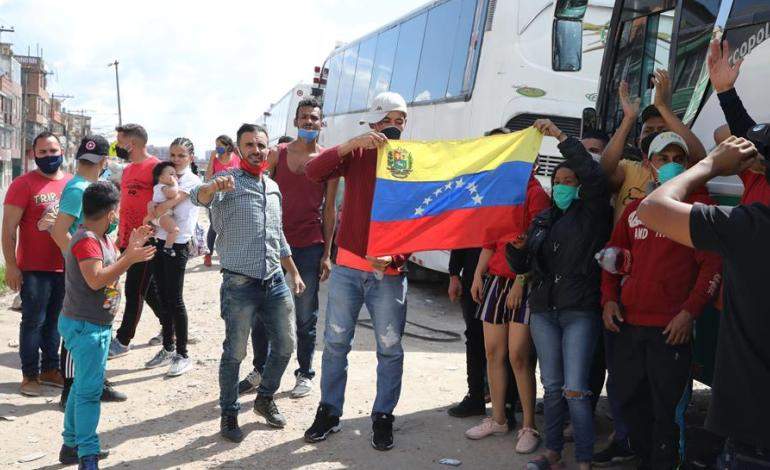 Venezolanos en Colombia aguardan por el permiso para retornar al país